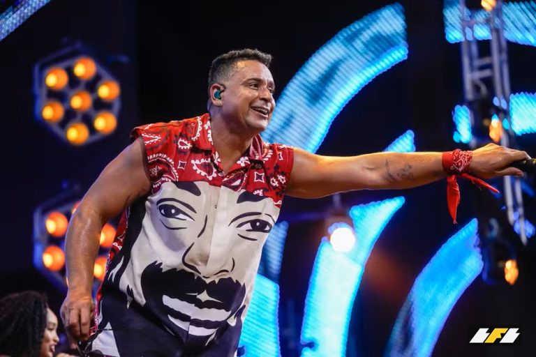 Xanddy Harmonia é internado às pressas em Salvador